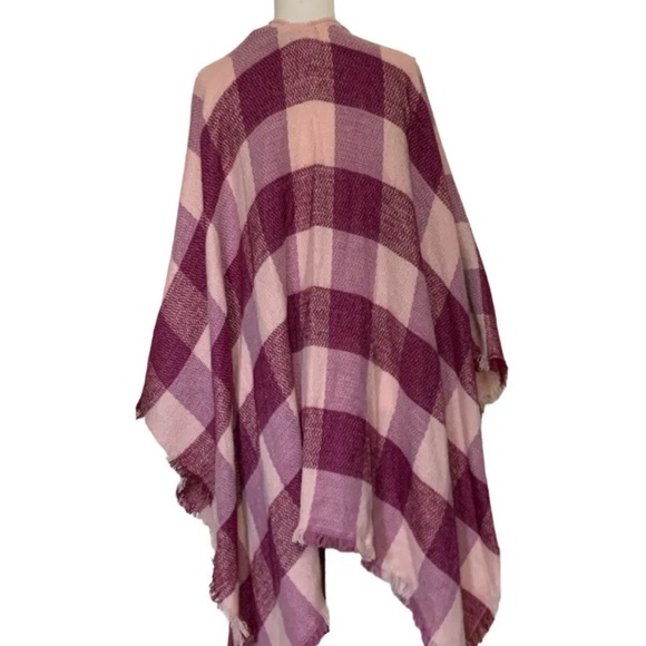 Women’s Wrap Shawl One Size Purple Pink Plaid Knit New Chatties Fall Sweater - Picture 2 of 9
